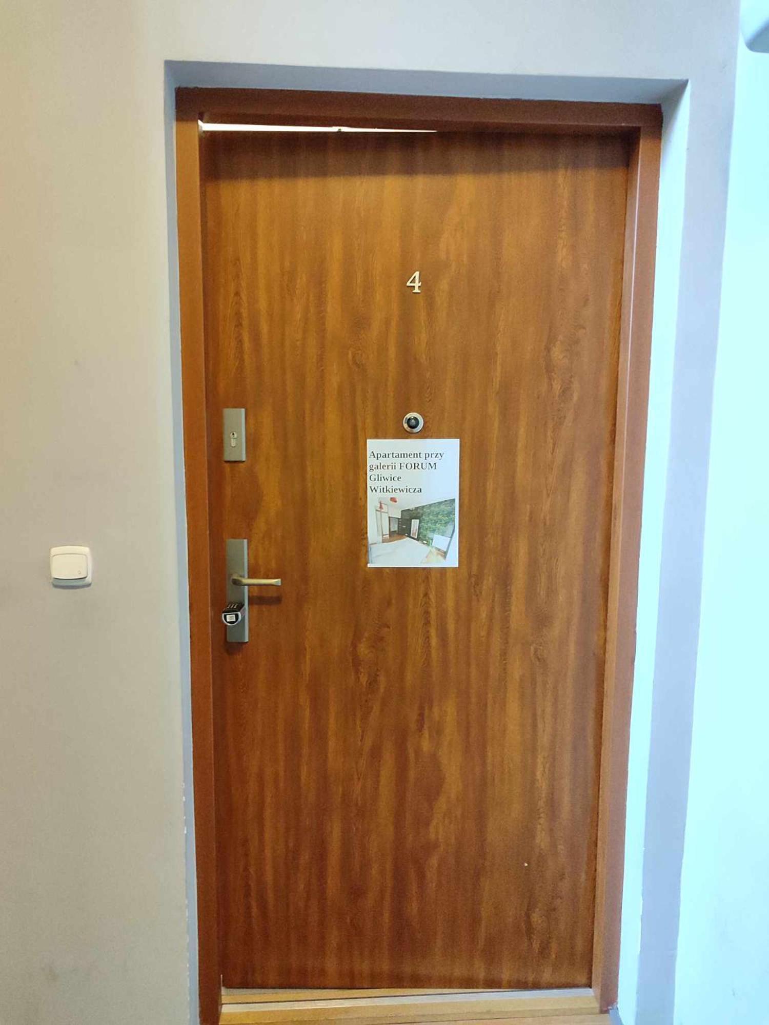 Apartament Przy Galerii Forum Gliwice Witkiewicza 外观 照片